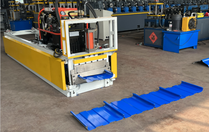 Portable Kr18 Roofing Sheet Roll Forming Machine